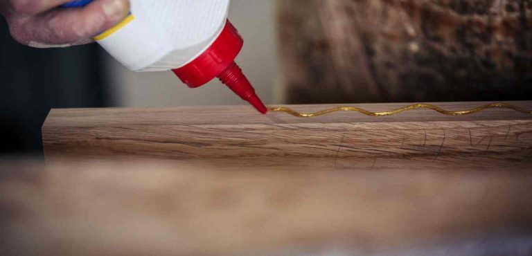 the-easiest-way-to-remove-glued-linoleum-from-wood-floors-diy